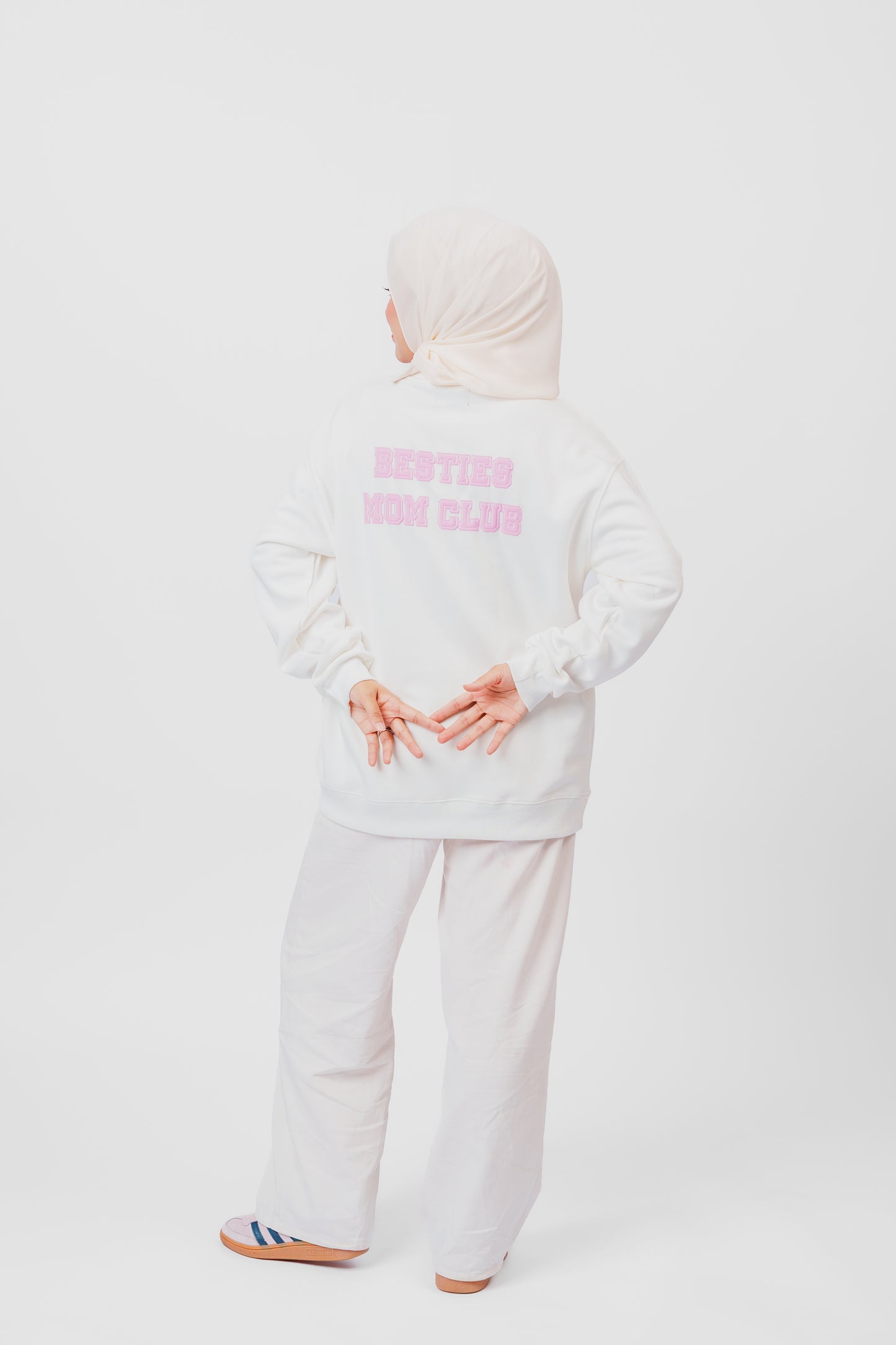Besties Mom Club Sweatshirt in White