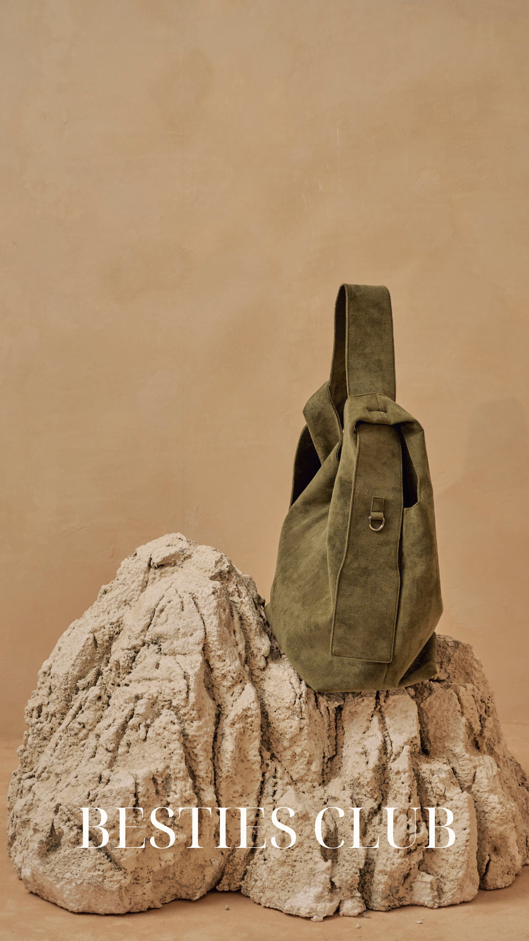 Atlast Hobo Bag in Dusty Olive