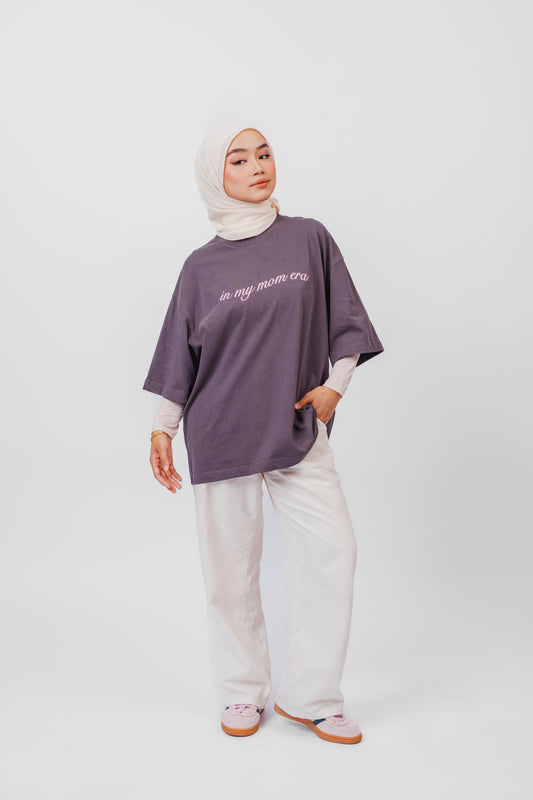 In My Mom Era Oversized Tshirt in Grey